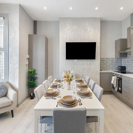 Wembley Luxury 3 Bedroom 런던 외부 사진