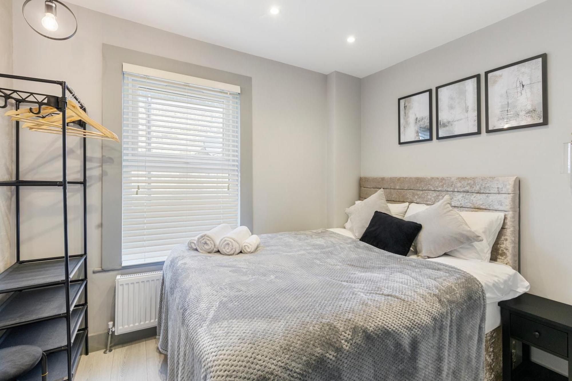 Wembley Luxury 3 Bedroom 런던 외부 사진