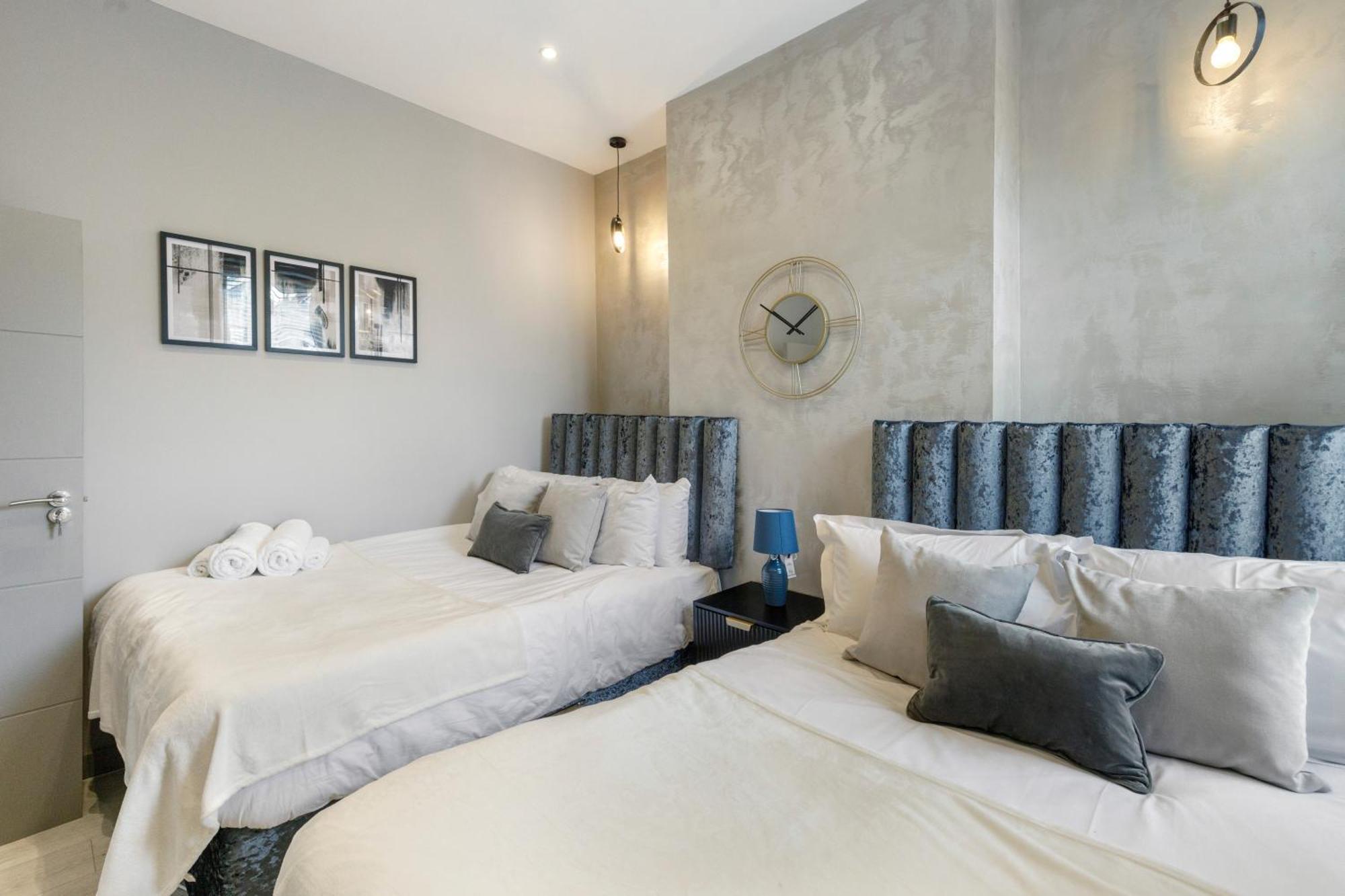 Wembley Luxury 3 Bedroom 런던 외부 사진