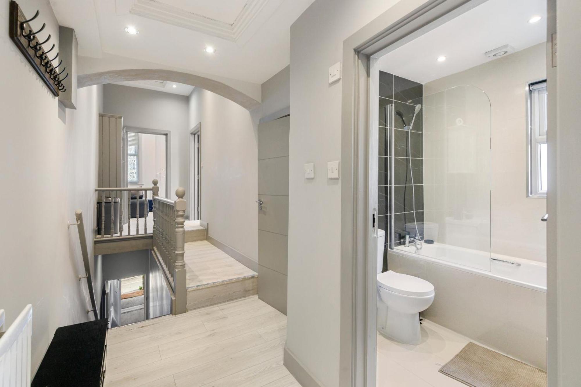 Wembley Luxury 3 Bedroom 런던 외부 사진