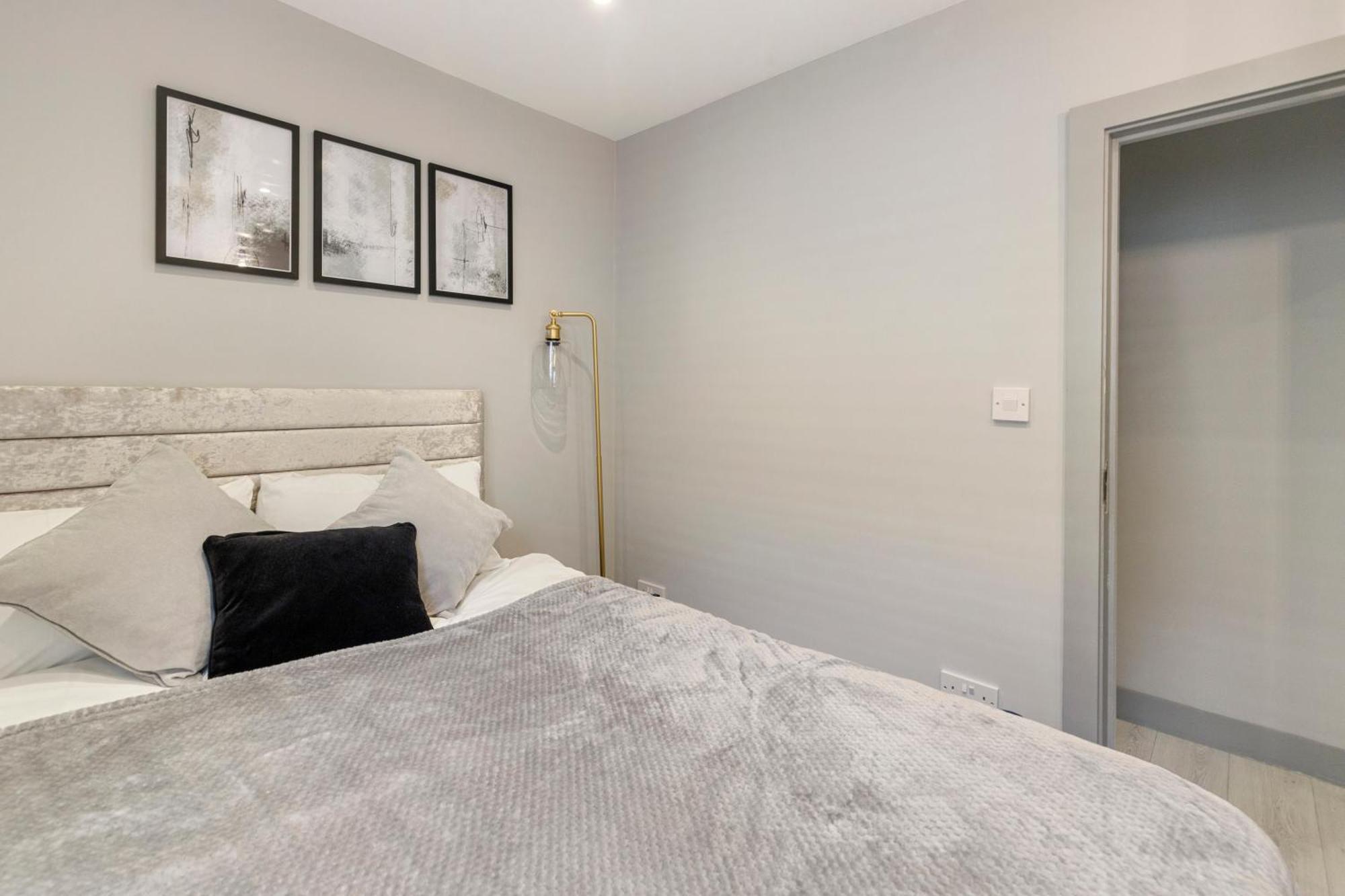 Wembley Luxury 3 Bedroom 런던 외부 사진